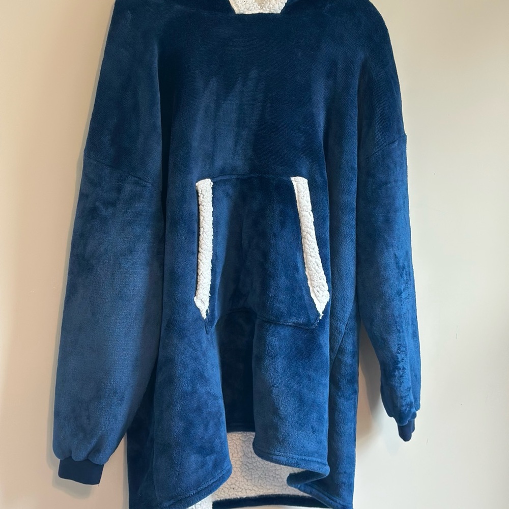 Cozy Blue Fleece Pullover with White Accents